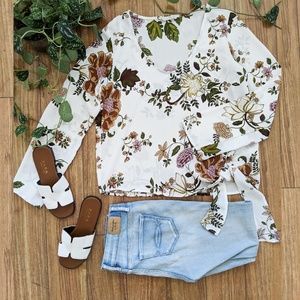 🌵White Floral Scoop Neck Trendy Knot Tie Top -SM